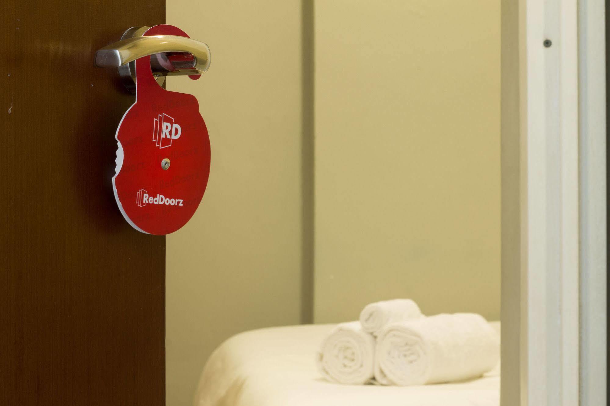 Reddoorz @ Gegerkalong Girang Ξενοδοχείο Μπαντούνγκ Εξωτερικό φωτογραφία
